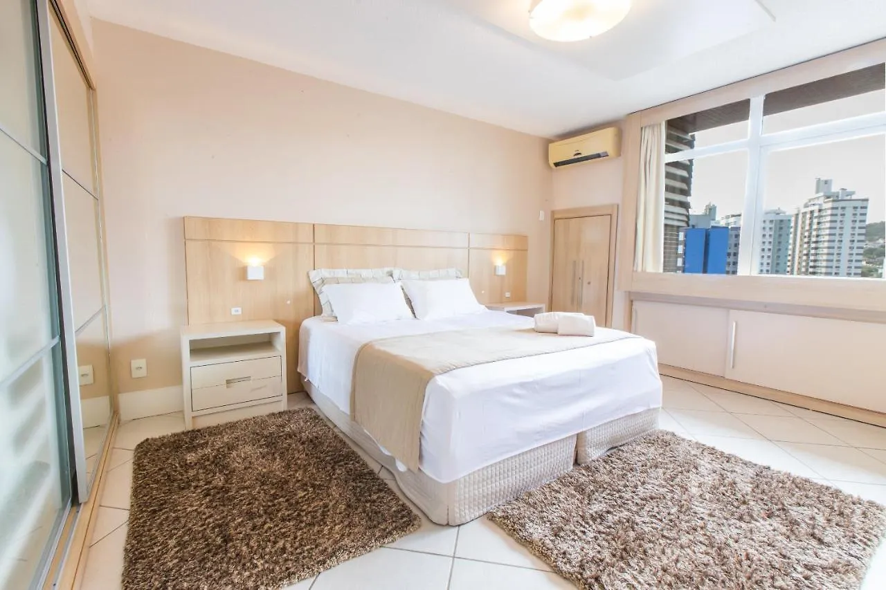 מלון דירות קריסיומה Delupo Hotel - Livin Studios