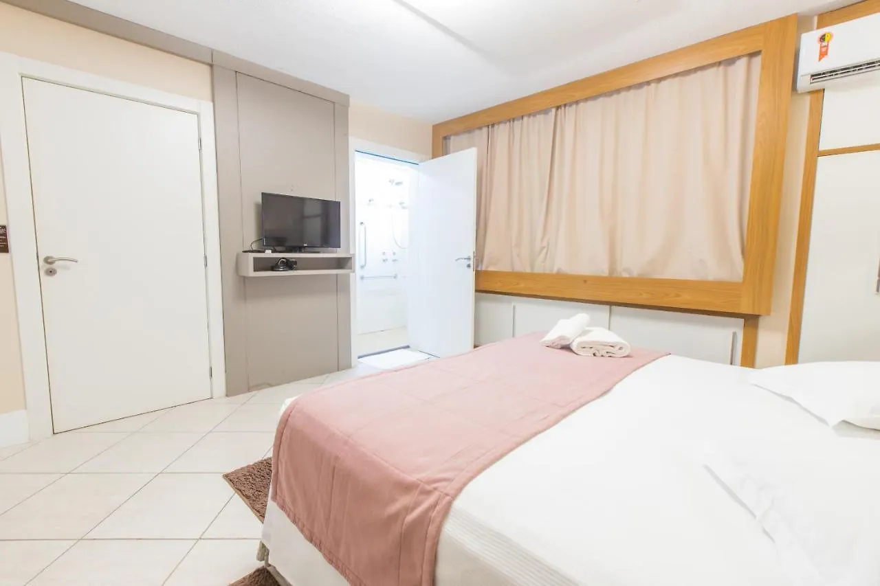 Delupo Hotel - Livin Studios Criciuma